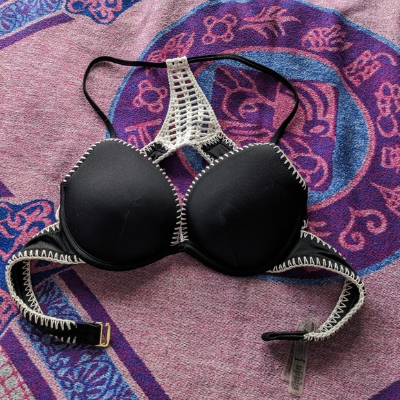 Victoria Secret Carova Crochet Bikini Set - Picture 4 of 9